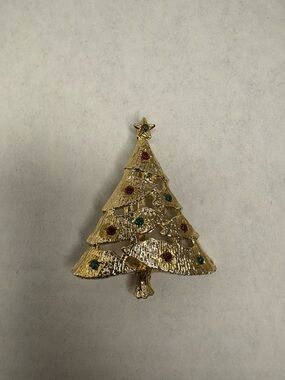 Vintage Gold Tone Christmas Tree Multicolor Rhinestone  Brooch Pin